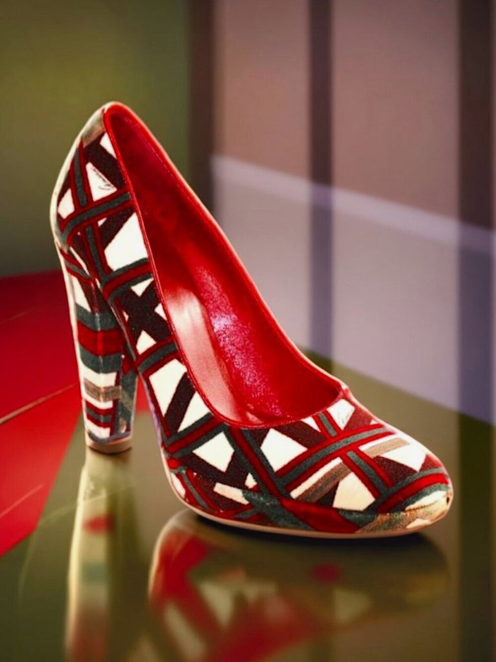 Gucci Velvet Retro Geometric Cream Maroon Green Signed Platform Pumps Size 6
